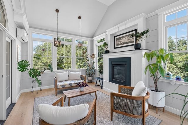 2 Watkins Ln, Southborough, MA 01772