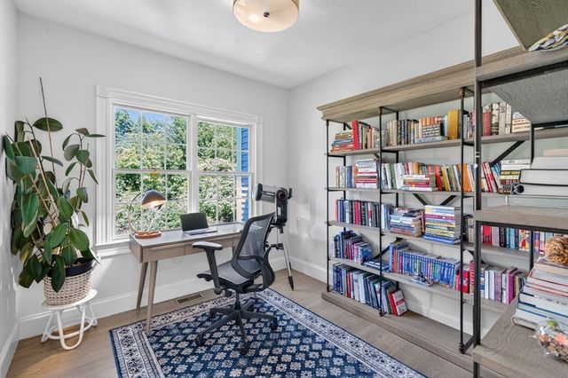 2 Watkins Ln, Southborough, MA 01772
