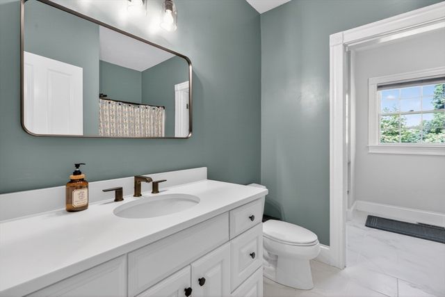 2 Watkins Ln, Southborough, MA 01772