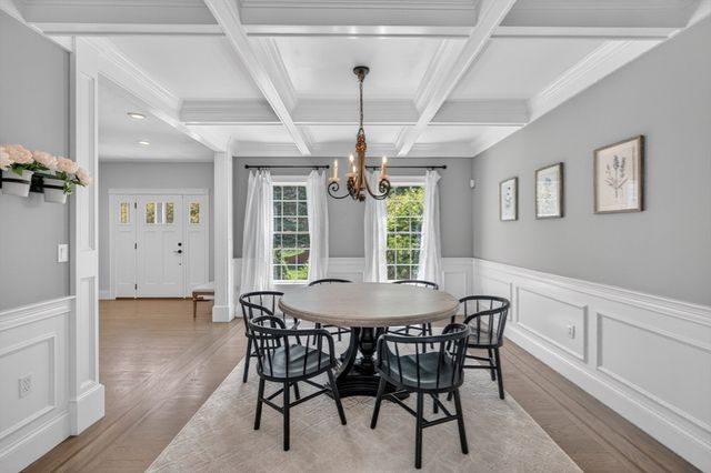 2 Watkins Ln, Southborough, MA 01772