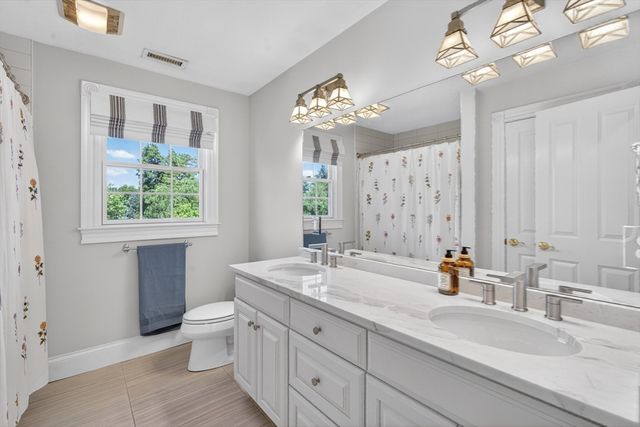 2 Watkins Ln, Southborough, MA 01772