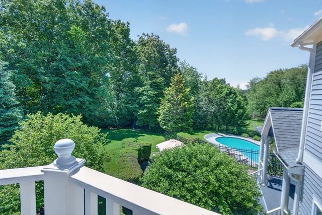 2 Watkins Ln, Southborough, MA 01772
