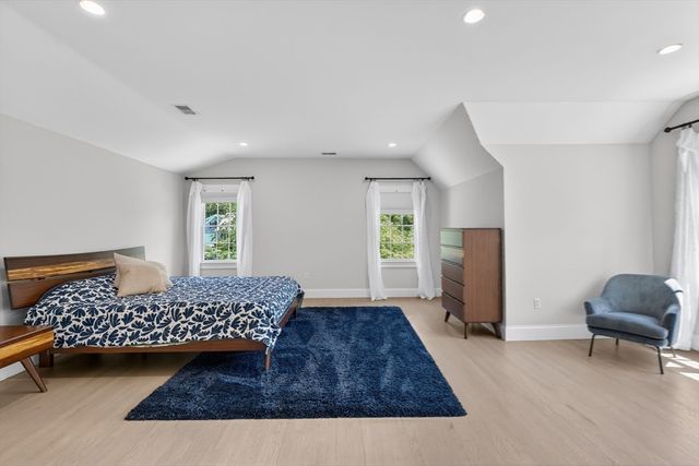 2 Watkins Ln, Southborough, MA 01772