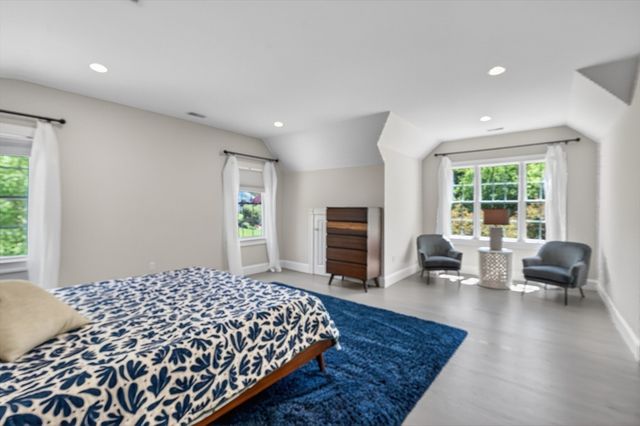 2 Watkins Ln, Southborough, MA 01772