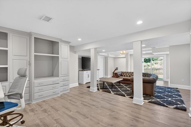 2 Watkins Ln, Southborough, MA 01772