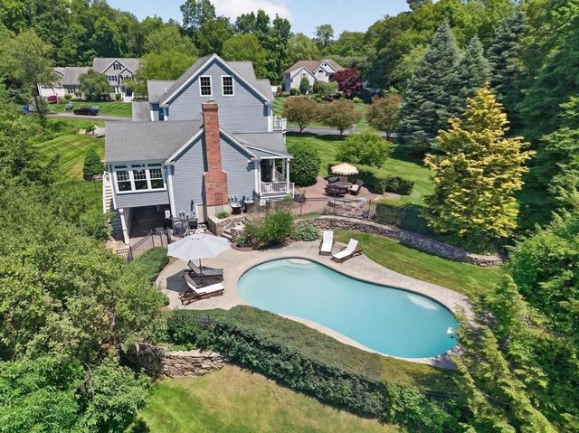 2 Watkins Ln, Southborough, MA 01772
