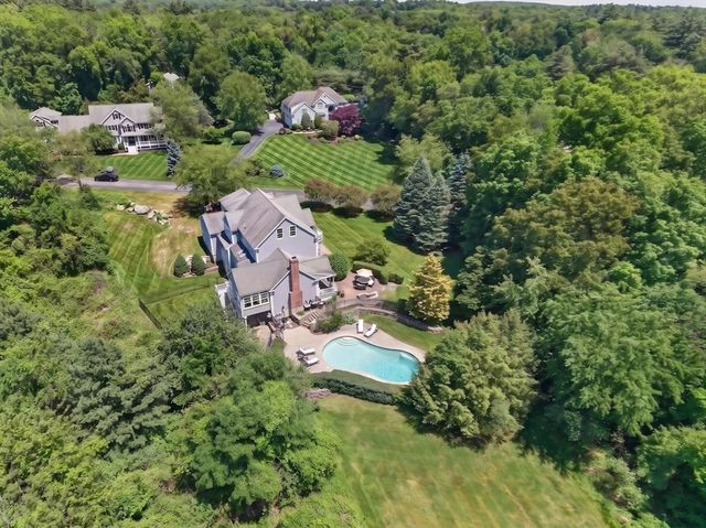 2 Watkins Ln, Southborough, MA 01772
