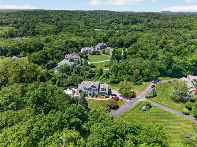 2 Watkins Ln, Southborough, MA 01772