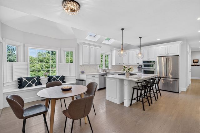 2 Watkins Ln, Southborough, MA 01772
