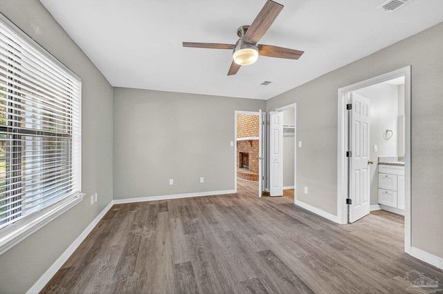 9698 Hummingbird Ln, Pensacola, FL 32514