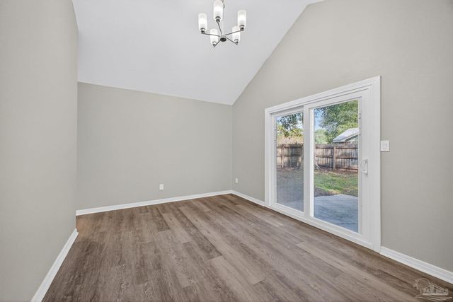 9698 Hummingbird Ln, Pensacola, FL 32514