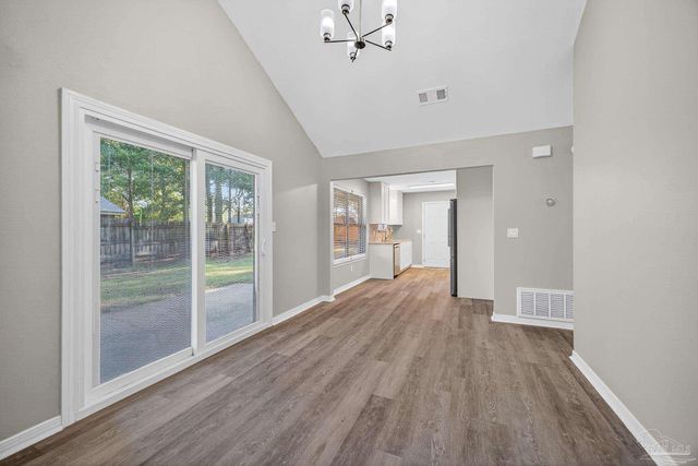 9698 Hummingbird Ln, Pensacola, FL 32514