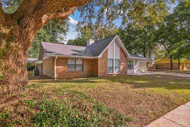 9698 Hummingbird Ln, Pensacola, FL 32514