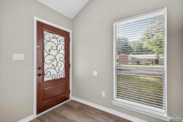 9698 Hummingbird Ln, Pensacola, FL 32514