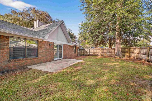 9698 Hummingbird Ln, Pensacola, FL 32514
