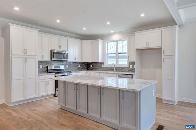 2B CORSHAM ST, Crozet, VA 22932