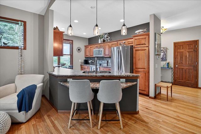 71 Berdella Court, Cross Plains, WI 53528