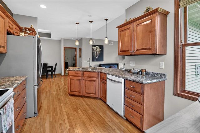 71 Berdella Court, Cross Plains, WI 53528