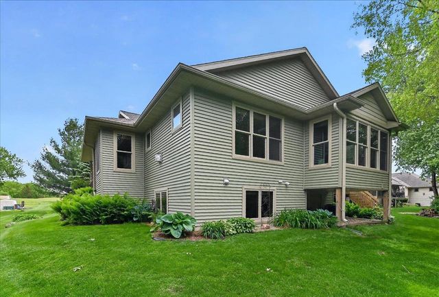 71 Berdella Court, Cross Plains, WI 53528