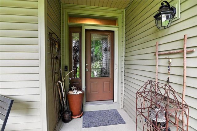 71 Berdella Court, Cross Plains, WI 53528