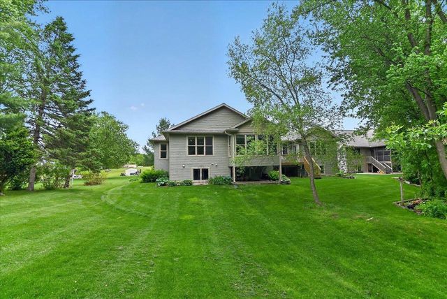 71 Berdella Court, Cross Plains, WI 53528