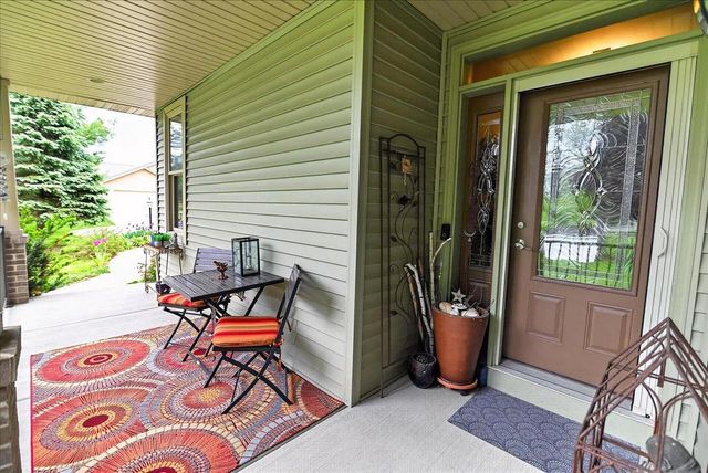 71 Berdella Court, Cross Plains, WI 53528