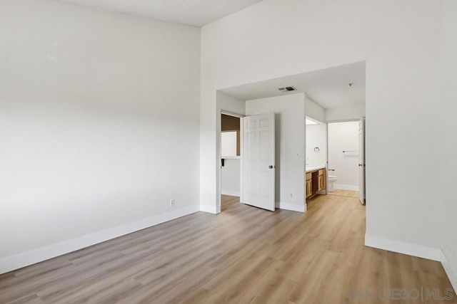 5765 FRIARS RD, San Diego, CA 92110