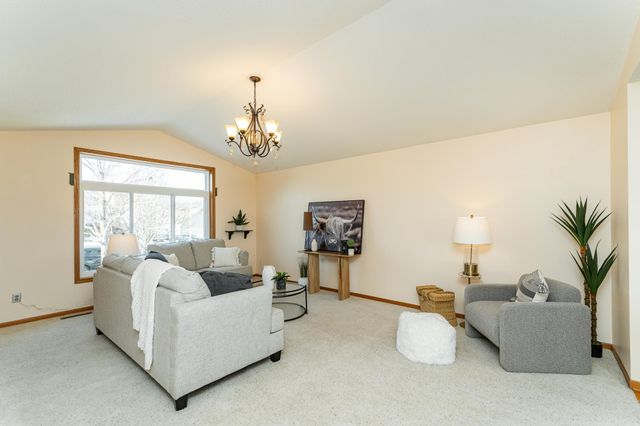 2770 Kenosha Lane NW, Rochester, MN 55901