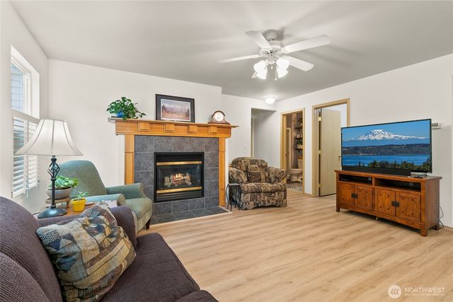 23415 SE 262nd Street, Maple Valley, WA 98038