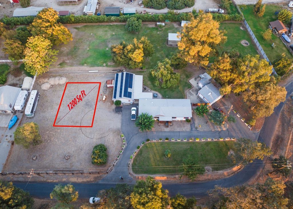 9906 Jackson Rd, Oakdale, CA 95361