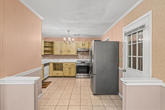 2502 E Hill View Drive, Dalton, GA 30721
