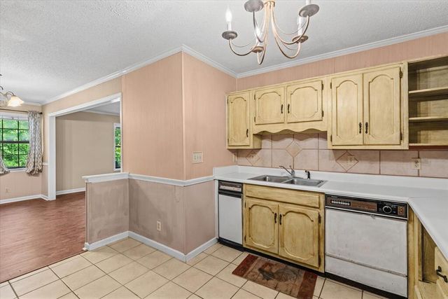 2502 E Hill View Drive, Dalton, GA 30721