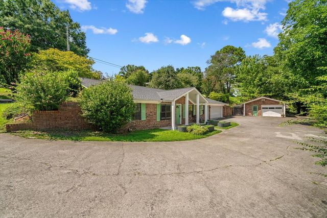 2502 E Hill View Drive, Dalton, GA 30721