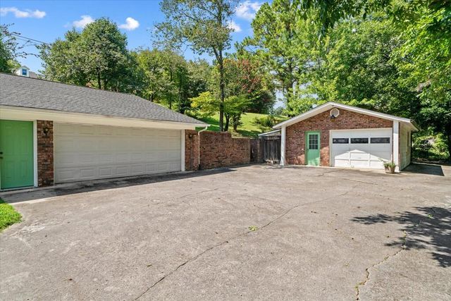 2502 E Hill View Drive, Dalton, GA 30721