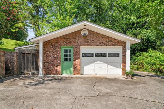 2502 E Hill View Drive, Dalton, GA 30721
