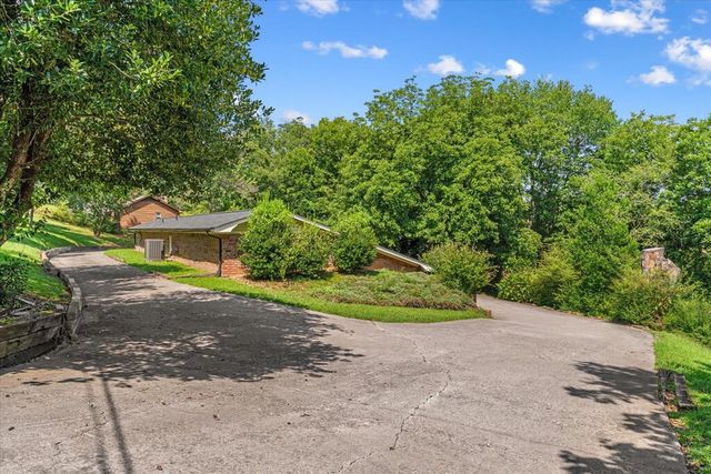 2502 E Hill View Drive, Dalton, GA 30721