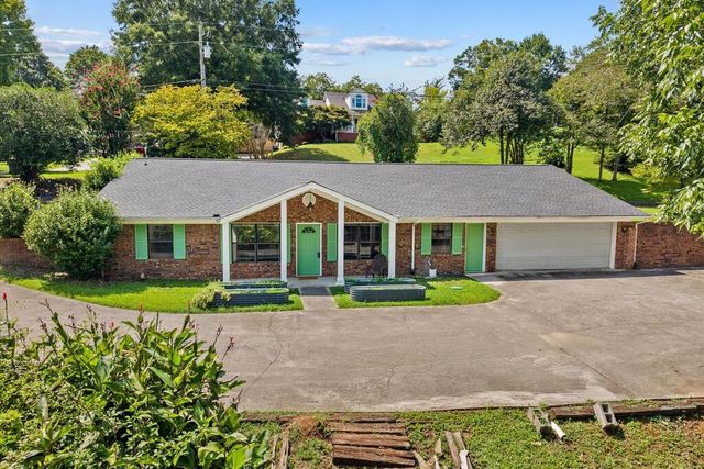 2502 E Hill View Drive, Dalton, GA 30721