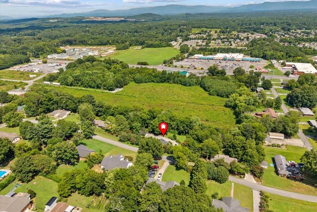 2502 E Hill View Drive, Dalton, GA 30721