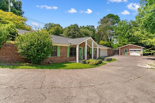 2502 E Hill View Drive, Dalton, GA 30721