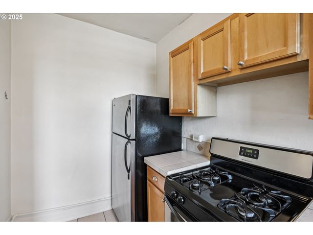 2109 Nw IRVING St 307, Portland, OR 97210