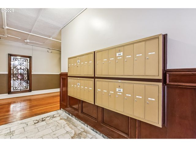 2109 Nw IRVING St 307, Portland, OR 97210