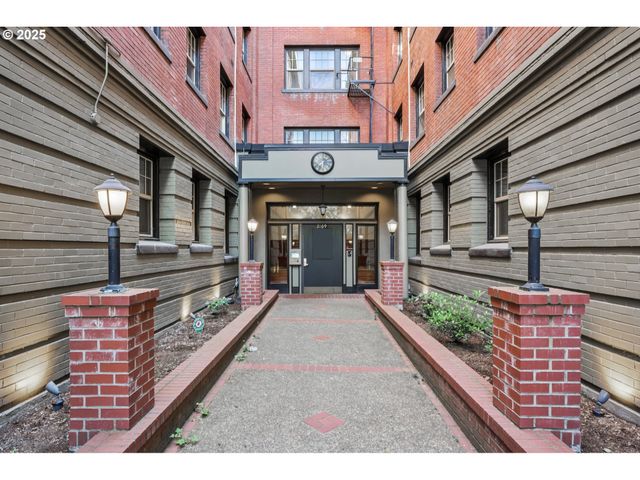 2109 Nw IRVING St 307, Portland, OR 97210