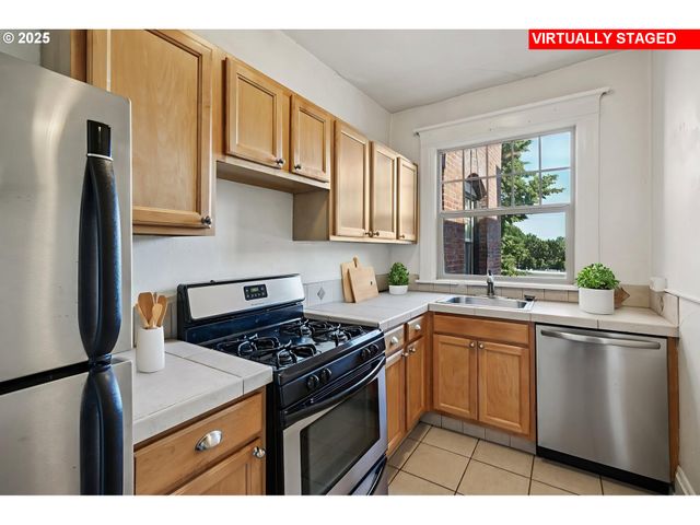 2109 Nw IRVING St 307, Portland, OR 97210