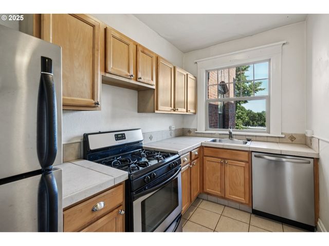 2109 Nw IRVING St 307, Portland, OR 97210