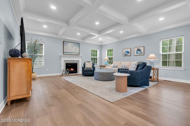 15 Charleston Street, Farmingdale, NJ 07727
