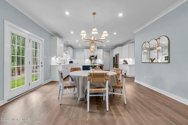 15 Charleston Street, Farmingdale, NJ 07727