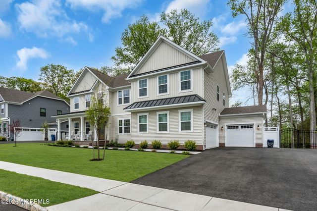 15 Charleston Street, Farmingdale, NJ 07727
