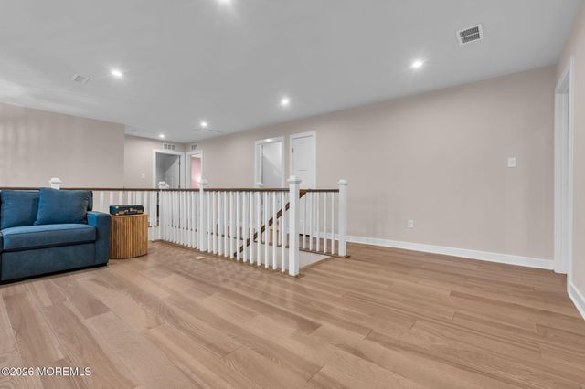 15 Charleston Street, Farmingdale, NJ 07727