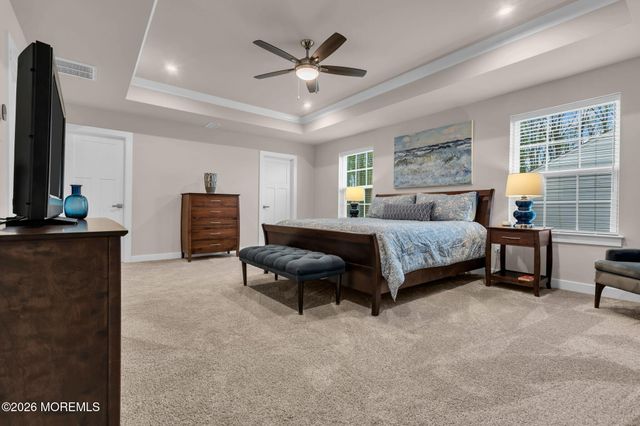 15 Charleston Street, Farmingdale, NJ 07727