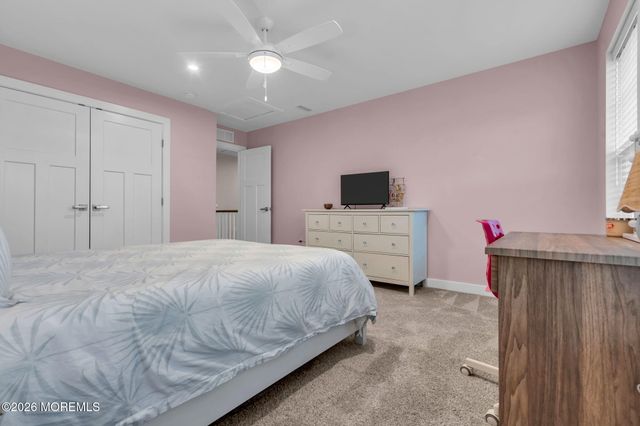 15 Charleston Street, Farmingdale, NJ 07727